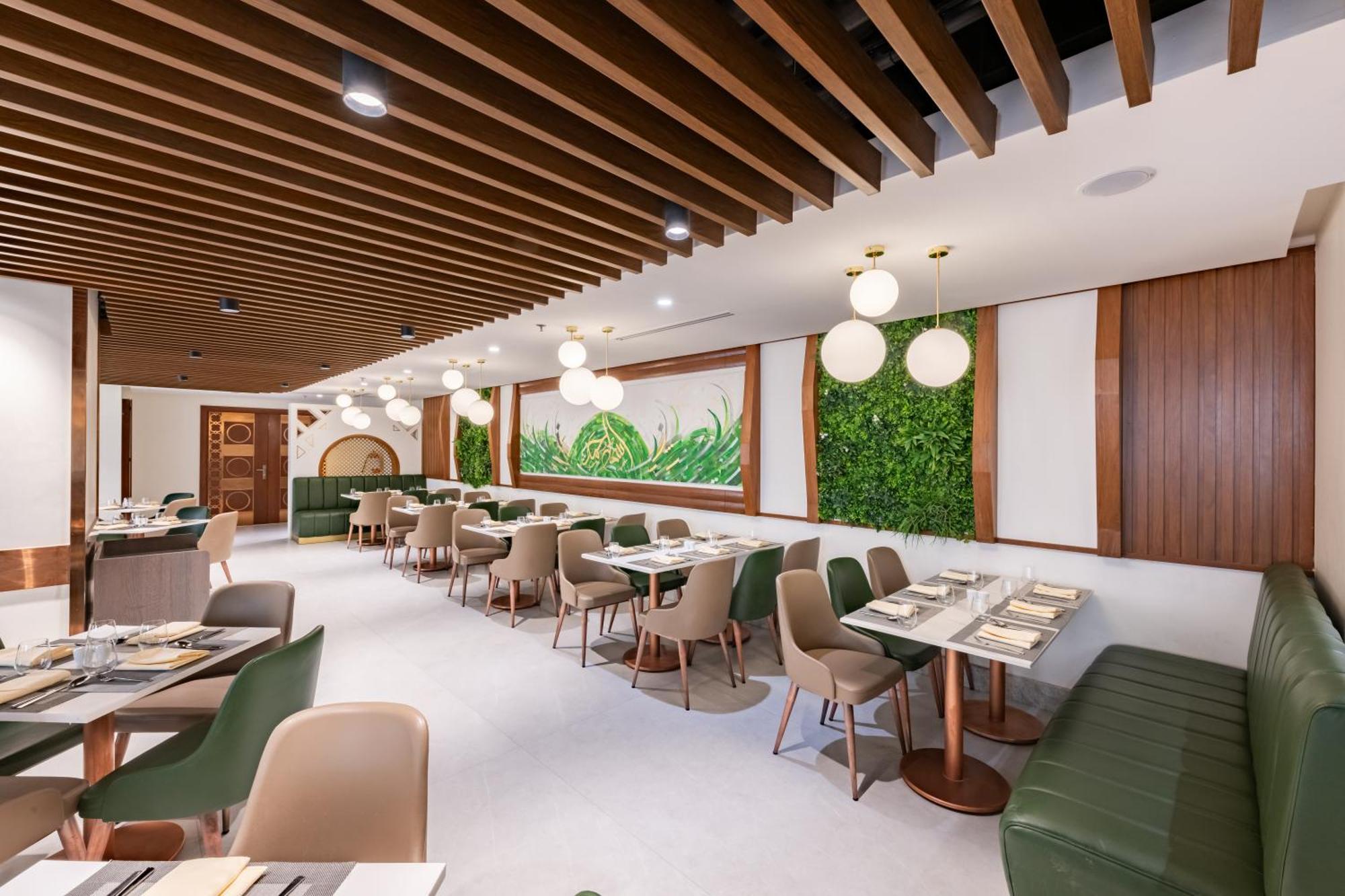 Dar Aleiman Al Haram Otel Medine Dış mekan fotoğraf The interior of the restaurant