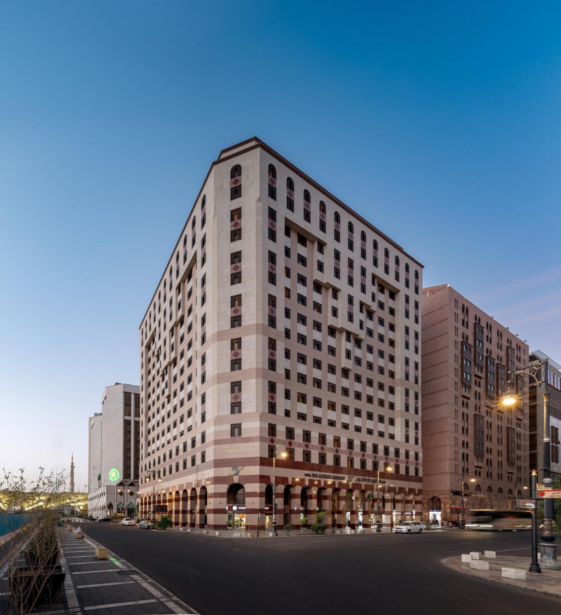 Dar Aleiman Al Haram Otel Medine Dış mekan fotoğraf The building in 2016