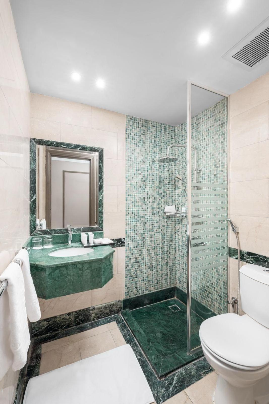 Dar Aleiman Al Haram Otel Medine Dış mekan fotoğraf A shower cubicle