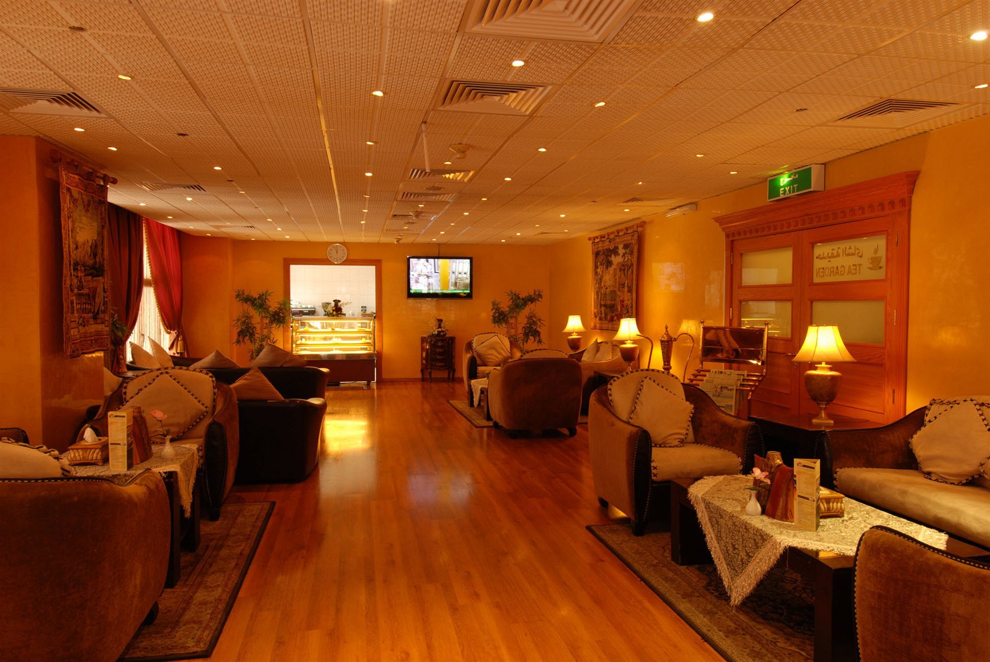 Dar Aleiman Al Haram Otel Medine Dış mekan fotoğraf The lounge at the airport