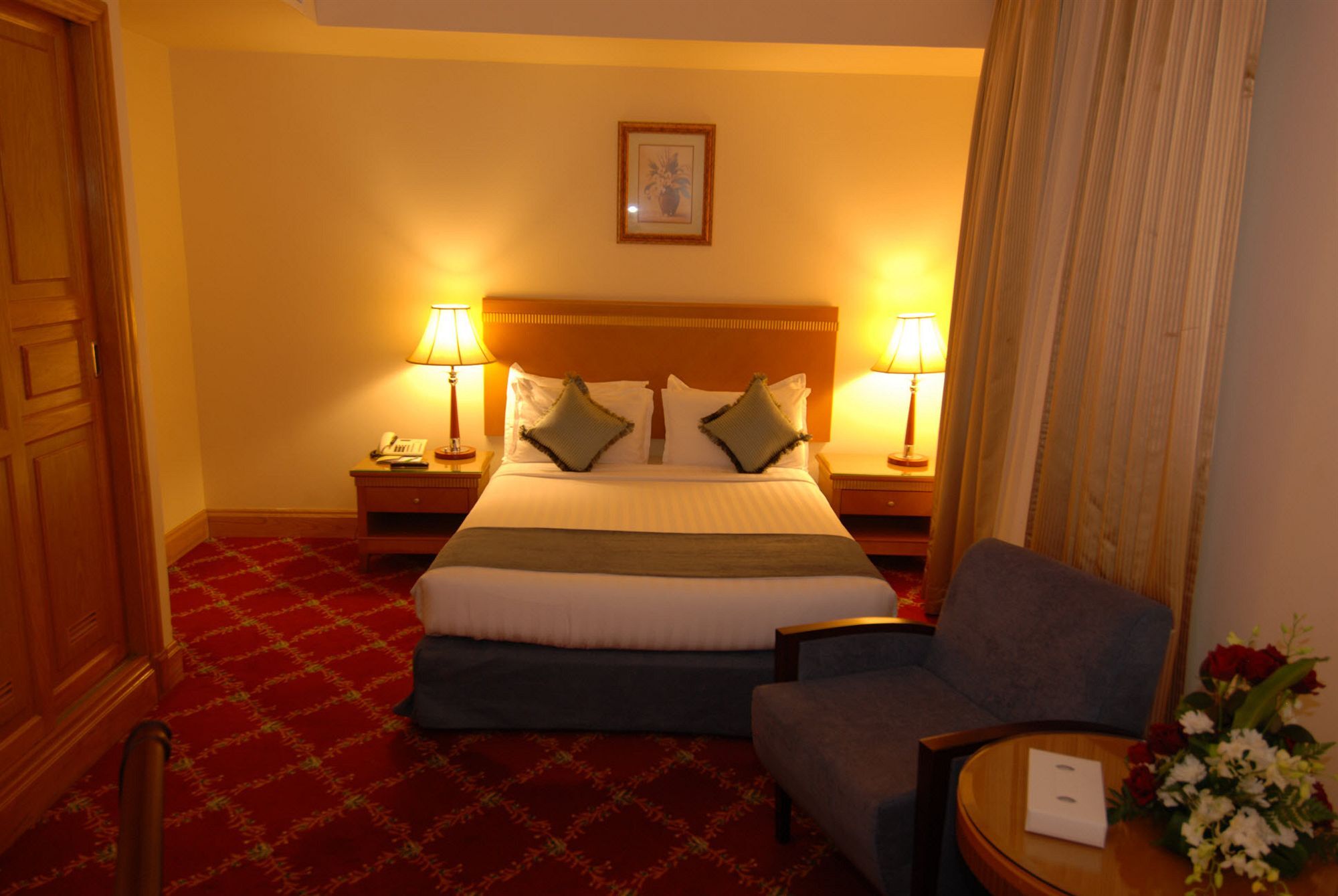 Dar Aleiman Al Haram Otel Medine Dış mekan fotoğraf A room at the Grand Hotel