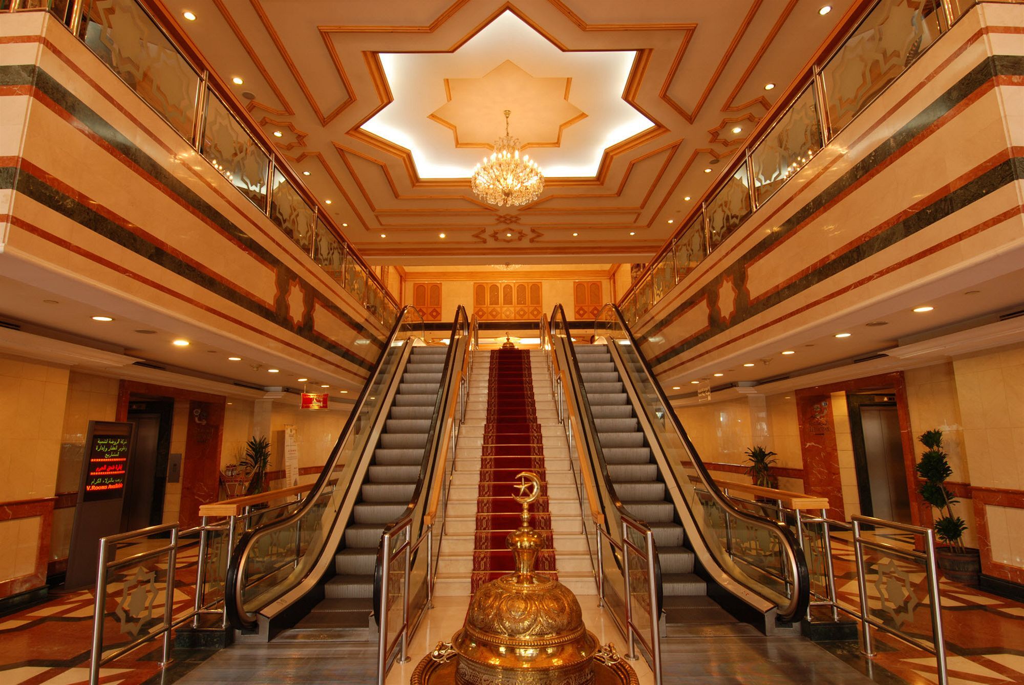 Dar Aleiman Al Haram Otel Medine Dış mekan fotoğraf Interior of the hotel