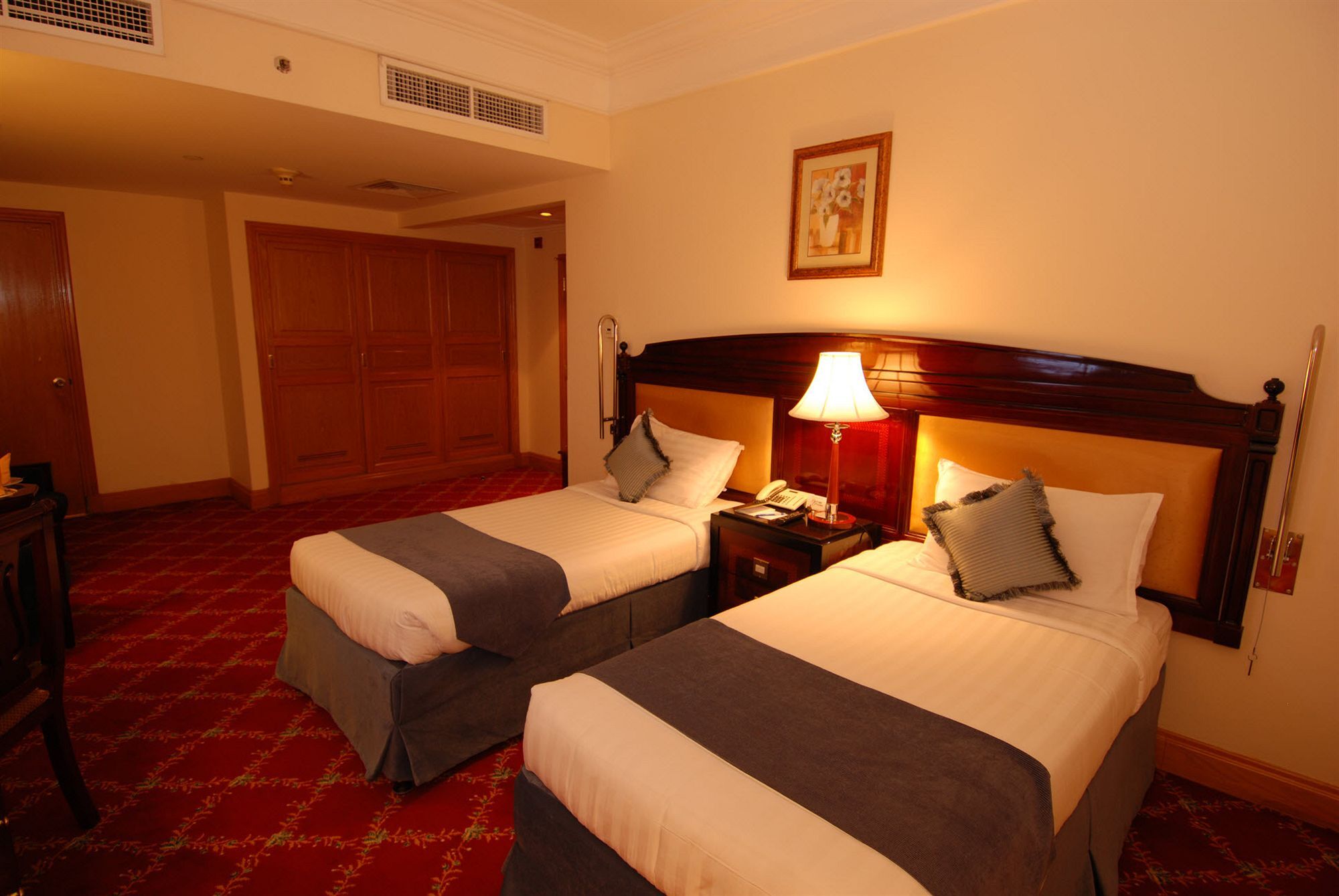 Dar Aleiman Al Haram Otel Medine Dış mekan fotoğraf A room at the hotel